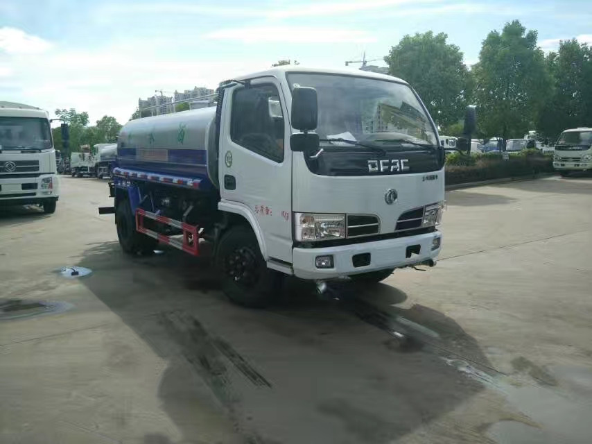 東風(fēng)福瑞卡5噸灑水車(chē)圖片 東風(fēng)福瑞卡5噸灑水車(chē)圖片