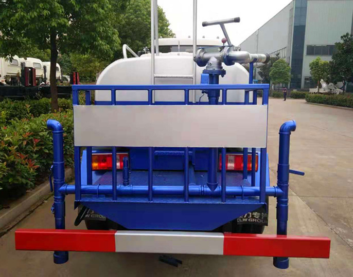 程力環(huán)衛(wèi)灑水車廠家 程力環(huán)衛(wèi)灑水車廠家