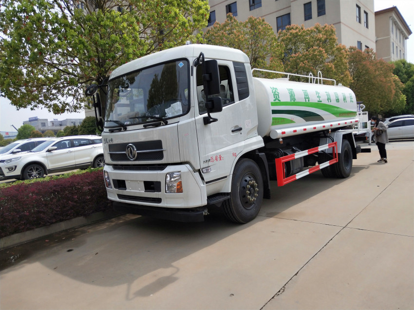 灑水車(chē) 灑水車(chē)