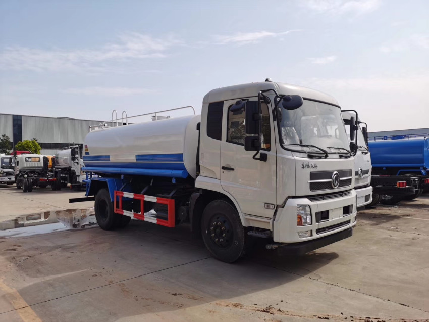 東風(fēng)天錦灑水車-程力威牌CLW5184GSSD6型灑水車-程力集團(tuán) 東風(fēng)天錦灑水車-程力威牌CLW5184GSSD6型灑水車-程力集團(tuán)