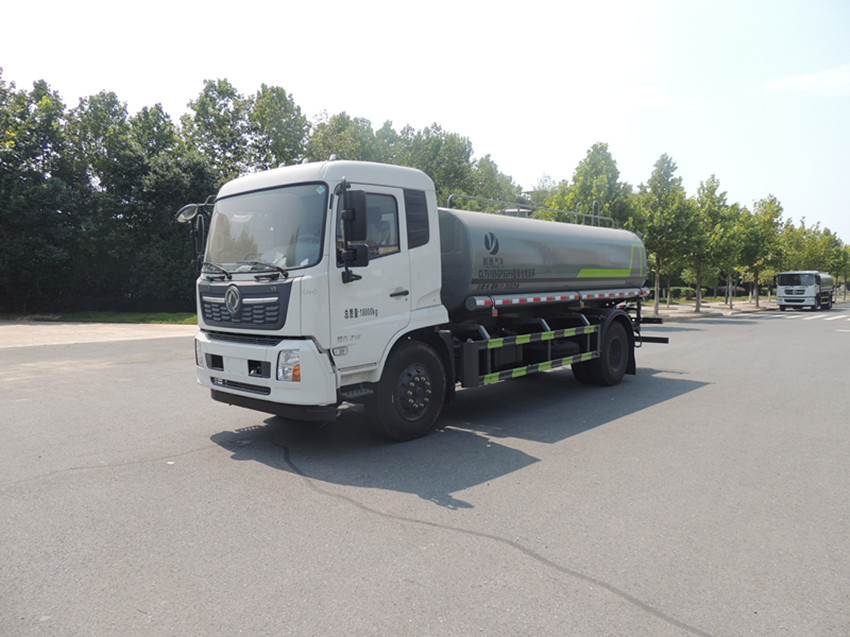 東風(fēng)15噸灑水車(chē)-凌宇牌CLY5180GSSE6型灑水車(chē)-灑水車(chē)廠家直銷(xiāo) 東風(fēng)15噸灑水車(chē)-凌宇牌CLY5180GSSE6型灑水車(chē)-灑水車(chē)廠家直銷(xiāo)