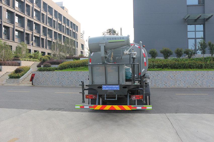 綠化灑水車(chē) 綠化灑水車(chē)