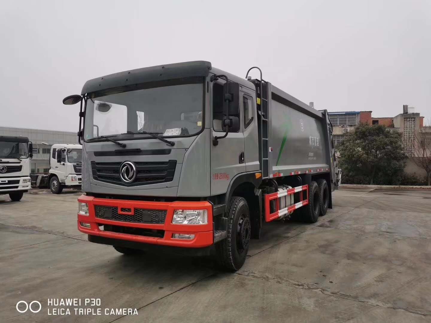 東風18方后裝壓縮垃圾車圖片 東風18方后裝壓縮垃圾車圖片